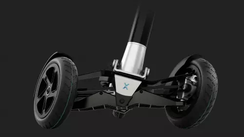 Nahaufnahme des Mubea E-Scooters beim Fahren, man sieht den Radstand